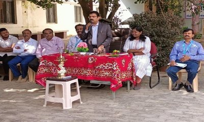 ಪ್ರೌಢಶಾಲೆಗೆ ಪಿಠೋಪಕರಣಗಳ ವಿತರಿಸಿದ ಜಿಲ್ಲಾಧಿಕಾರಿ ಪಿ.ಎನ್.ರವೀಂದ್ರ