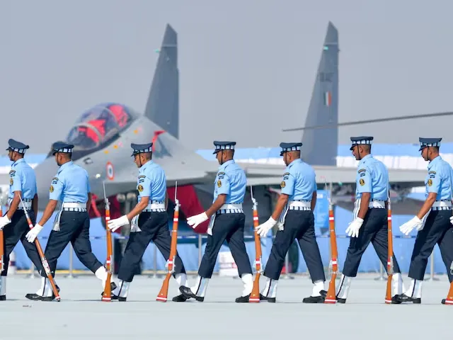 Indian Army: ಭಾರತೀಯ ಸೇನೆ, ನೌಕಾಪಡೆ,  ವಾಯುಪಡೆಗಳಲ್ಲಿದೆ ವಿಭಿನ್ನ ಸೆಲ್ಯೂಟ್‌; ಯಾಕೆ ಗೊತ್ತಾ? - Image 4