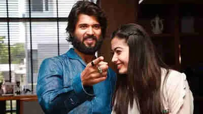 Rashmika Mandanna: ಹುಟ್ಟುಹಬ್ಬದ ಶುಭಾಶಯಗಳು ವಿಜ್ಜು; ವಿಜಯ್ ದೇವರಕೊಂಡಗೆ ಪ್ರೀತಿಯಿಂದ ಬರ್ತ್ಡೇ ವಿಶ್ ತಿಳಿಸಿದ ರಶ್ಮಿಕಾ ಮಂದಣ್ಣ - Image 4