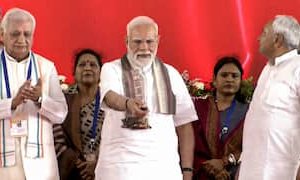 ಒಂದೇ ವೇದಿಕೆ ಹಂಚಿಕೊಂಡ ಮೋದಿ ಹಾಗೂ RJD ಶಾಸಕರು