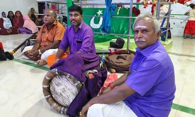 ದರ್ಗಾದಲ್ಲಿ ವಾದ್ಯ ನುಡಿಸಿದ ಹಿಂದೂ ಕಲಾವಿದರು