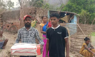 ಆಸ್ಪತ್ರೆ ನಿರ್ಲಕ್ಷ್ಯ ಆರೋಪ: ರಟ್ಟಿನ ಪೆಟ್ಟಿಗೆಯಲ್ಲಿ ಶವ ಹೊತ್ತೊಯ್ದ ತಂದೆ