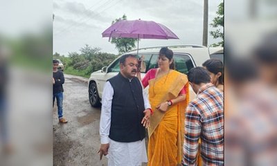 ಅತ್ಯಾಚಾರ ಆರೋಪಿಯ ಜತೆ ಮಹಿಳಾ ಆಯೋಗದ ಅಧ್ಯಕ್ಷೆ; ಫೋಟೊ ವೈರಲ್