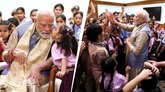 ಶಾಲಾ ಮಕ್ಕಳ ಜತೆ ನರೇಂದ್ರ ಮೋದಿ ರಕ್ಷಾಬಂಧನ ಸಂಭ್ರಮ