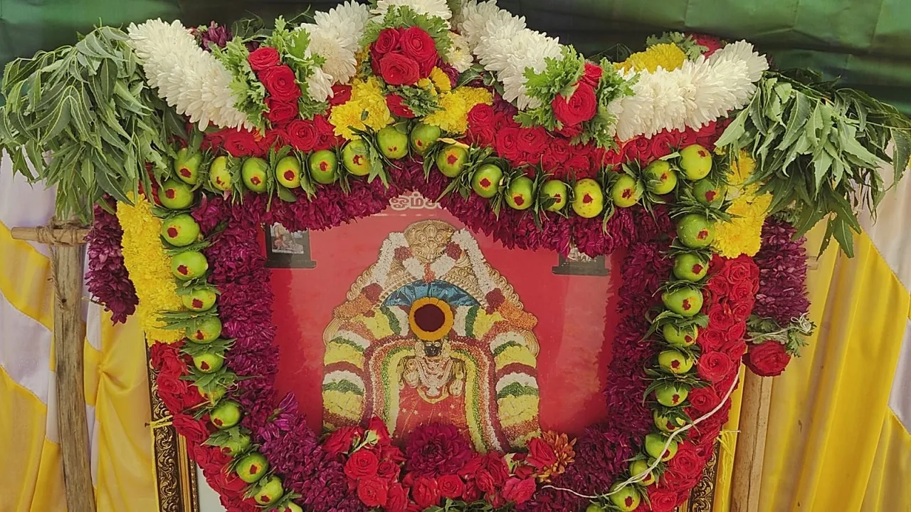 'Ganji Puja' performed: ಬರ ದೂರವಾಗಿ ಮಳೆ ಸುರಿಯಲೆಂದು ಓಂ ಶಕ್ತಿ ದೇವಿಗೆ ಗಂಜಿ ಪೂಜೆ ಆಚರಣೆ: 800ಕ್ಕೂ ಹೆಚ್ಚು ಮಹಿಳೆಯರಿಂದ ವಿಶೇಷ ಪೂಜೆ, ಮೆರವಣಿಗೆ