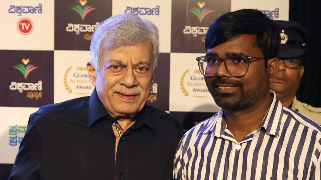 Special Photo Gallery: ವಿಶ್ವವಾಣಿ ಪುಸ್ತಕ ಬಿಡುಗಡೆ ಸಮಾರಂಭ; ಅನಂತನಾಗ್ ಜತೆ ಅಭಿಮಾನಿಗಳು! - Image 109