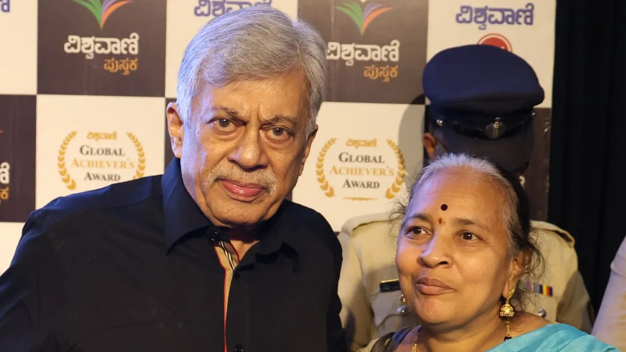 Special Photo Gallery: ವಿಶ್ವವಾಣಿ ಪುಸ್ತಕ ಬಿಡುಗಡೆ ಸಮಾರಂಭ; ಅನಂತನಾಗ್ ಜತೆ ಅಭಿಮಾನಿಗಳು! - Image 113