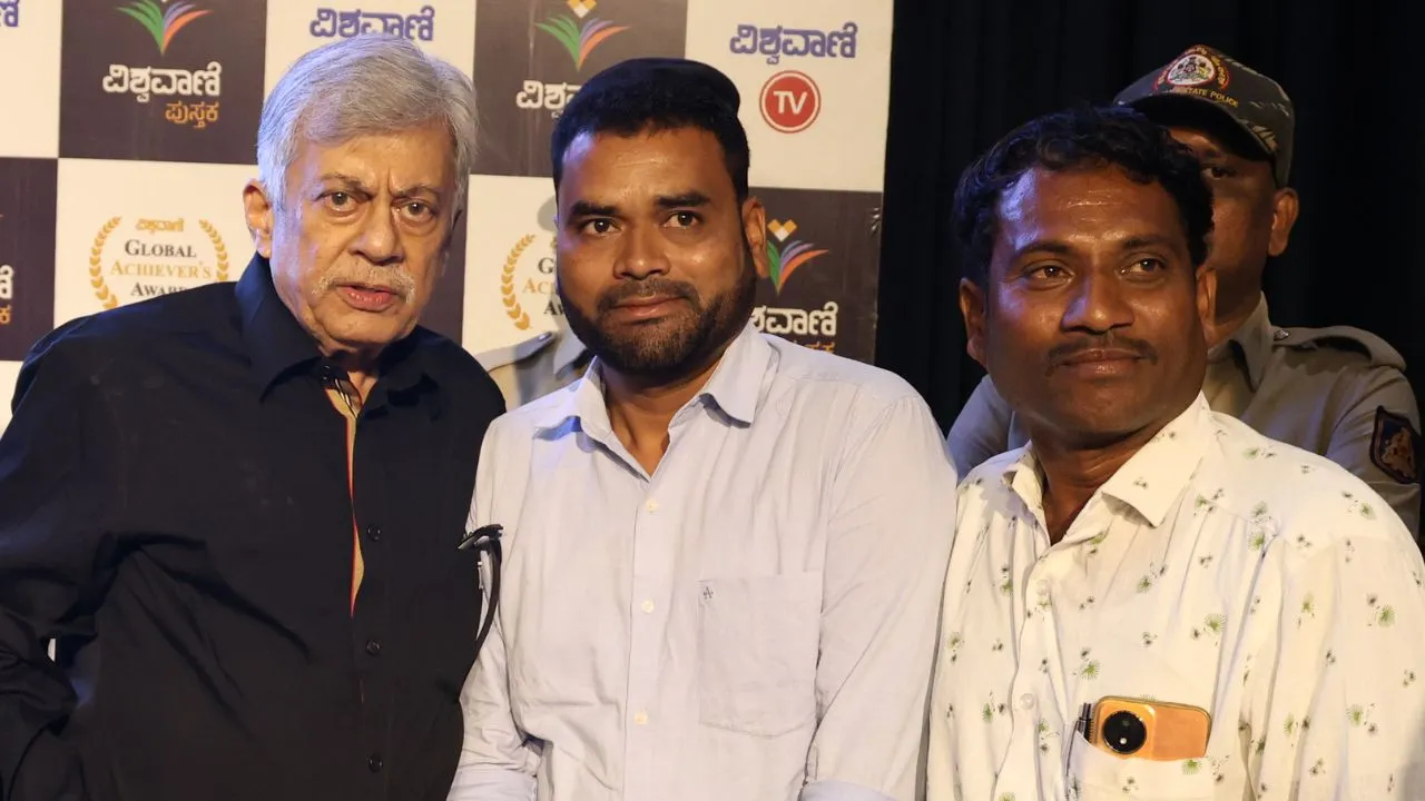 Special Photo Gallery: ವಿಶ್ವವಾಣಿ ಪುಸ್ತಕ ಬಿಡುಗಡೆ ಸಮಾರಂಭ; ಅನಂತನಾಗ್ ಜತೆ ಅಭಿಮಾನಿಗಳು! - Image 116