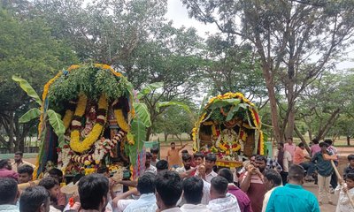 ಭಕ್ತಿಯ ಹೊನಲಿನಲ್ಲಿ ದೇವಿಯರ ಮೆರವಣಿಗೆ
