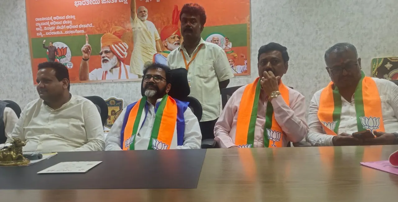Chalavadi Narayanaswamy: ರೈತರ ಸಂಕಷ್ಟಕ್ಕೆ ಸರ್ಕಾರ ಸ್ಪಂದಿಸುತ್ತಿಲ್ಲ; ದೇವೇಗೌಡರ ಬಗ್ಗೆ ಕಾಂಗ್ರೆಸ್ ರಾಜಕೀಯ ಮಾಡುತ್ತಿದೆ: ಛಲವಾದಿ ನಾರಾಯಣಸ್ವಾಮಿ
