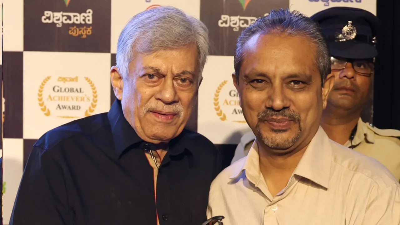 Special Photo Gallery: ವಿಶ್ವವಾಣಿ ಪುಸ್ತಕ ಬಿಡುಗಡೆ ಸಮಾರಂಭ; ಅನಂತನಾಗ್ ಜತೆ ಅಭಿಮಾನಿಗಳು! - Image 120