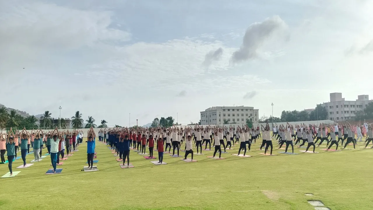Internationa Yoga Day: ತ್ರಿಕರಣ ಸಮನ್ವಯವೇ ಯೋಗ : ಡಾ.ಎ ಆರ್ ರಘುಪತಿ