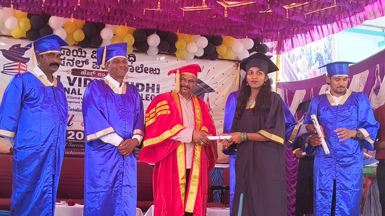 Bengalore North University: ಶಿಕ್ಷಣದ ಜೊತೆಗೆ ಆತ್ಮವಿಶ್ವಾಸ ಬೆಳೆಸಿಕೊಳ್ಳಿ: ಬೆಂಗಳೂರು ಉತ್ತರ ವಿಶ್ವವಿದ್ಯಾಲಯದ ಸಿಂಡಿಕೇಟ್ ಸದಸ್ಯ ಡಾ.ದೇವರಾಜ್ ಕೆ.ಆರ್.