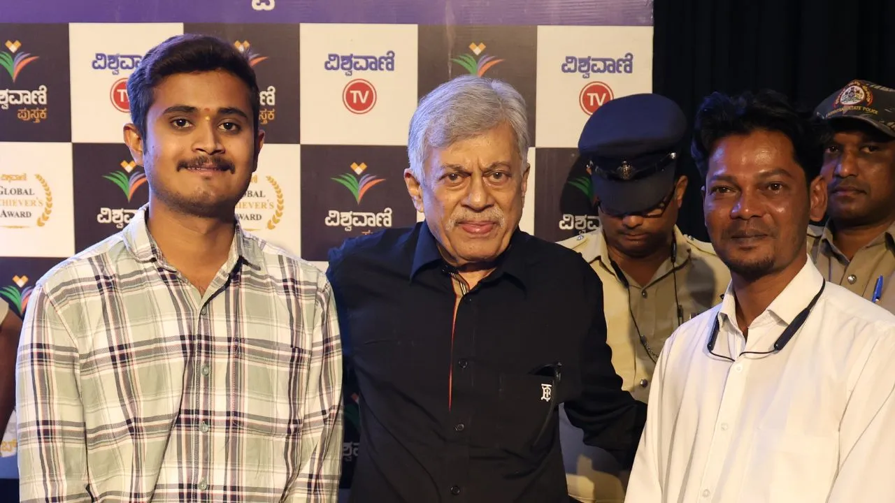 Special Photo Gallery: ವಿಶ್ವವಾಣಿ ಪುಸ್ತಕ ಬಿಡುಗಡೆ ಸಮಾರಂಭ; ಅನಂತನಾಗ್ ಜತೆ ಅಭಿಮಾನಿಗಳು! - Image 128