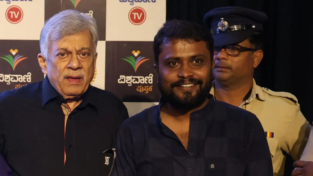 Special Photo Gallery: ವಿಶ್ವವಾಣಿ ಪುಸ್ತಕ ಬಿಡುಗಡೆ ಸಮಾರಂಭ; ಅನಂತನಾಗ್ ಜತೆ ಅಭಿಮಾನಿಗಳು! - Image 133