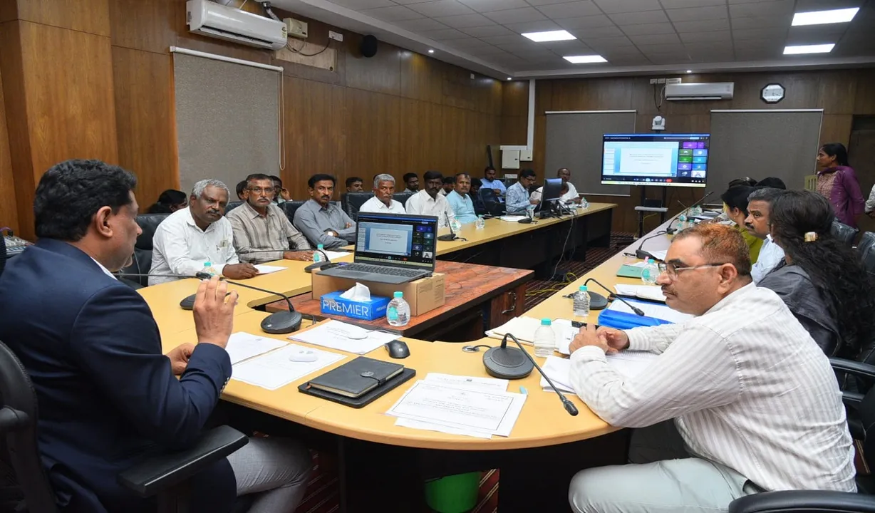 14cbpm10ಕೃಷಿ ಇಲಾಖೆ ಬರ ಪರಿಸ್ಥಿತಿ ಸಭೆ- (4) ok