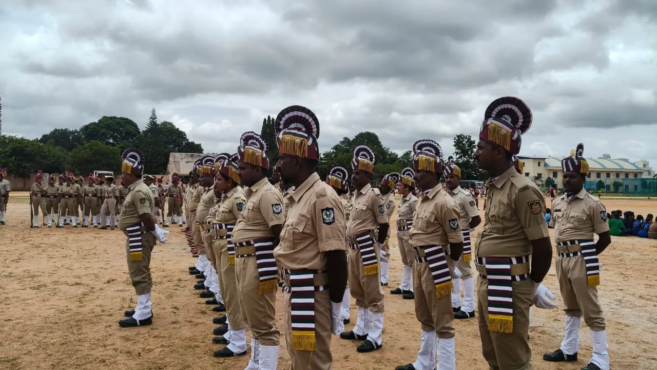 79th Independence Day: 79ನೇ ಸ್ವಾತಂತ್ರ್ಯ ದಿನಾಚರಣೆಗೆ ಜಿಲ್ಲಾಡಳಿತ ಸಜ್ಜು: ಸರ್.ಎಂ.ವಿ ಜಿಲ್ಲಾಕ್ರೀಡಾಂಗಣದಲ್ಲಿ ತಾಲೀಮು ಜೋರು