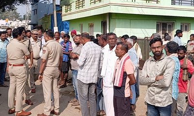 ಅನ್ನಕ್ಕೆ ವಿಷವಿಕ್ಕಿದ ಒಂದು ಅಡಿ ಜಾಗದ ದ್ವೇಷ