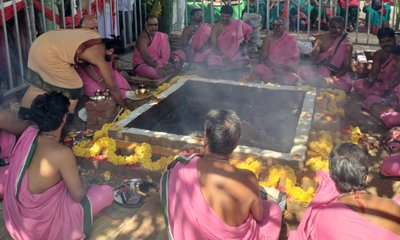 ಶ್ರದ್ಧಾಭಕ್ತಿಯಿಂದ ನಡೆದ ತ್ರಯಂಬಕೇಶ್ವರ ದೇವಾಲಯ ಜೀರ್ಣೋದ್ಧಾರ