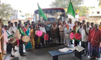 40 ಜನರ ಜನಪದ ಕಲಾತಂಡಕ್ಕೆ ಹಸಿರು ನಿಶಾನೆ