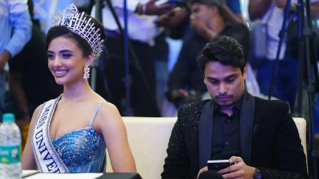 Miss Universe Karnataka: ರ್‍ಯಾಂಪ್ ವಾಕ್‌ ಮೂಲಕ ಗಮನ ಸೆಳೆದ ಮಾಡೆಲ್‌ಗಳು; ಮಿಸ್‌ ಯುನಿವರ್ಸ್‌ ಕರ್ನಾಟಕ 2025ರ ಕಲರ್‌ಫುಲ್‌ ಫೋಟೊ ಇಲ್ಲಿದೆ - Image 1
