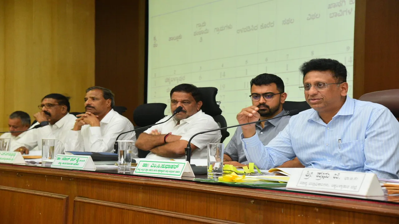 Dr. M.C. Sudhakar: ಬಿಸಿಗಾಳಿ ತಡೆಗೆ ಮುನ್ನೆಚ್ಚರಿಕೆ ಅಗತ್ಯ : ಕುಡಿಯುವ ನೀರಿನ ಸಮಸ್ಯೆಗೆ ಸಮರೋಪಾದಿ ಕ್ರಮ ವಹಿಸಿ: ಸಚಿವ ಡಾ.ಎಂ.ಸಿ. ಸುಧಾಕರ್ ಮನವಿ