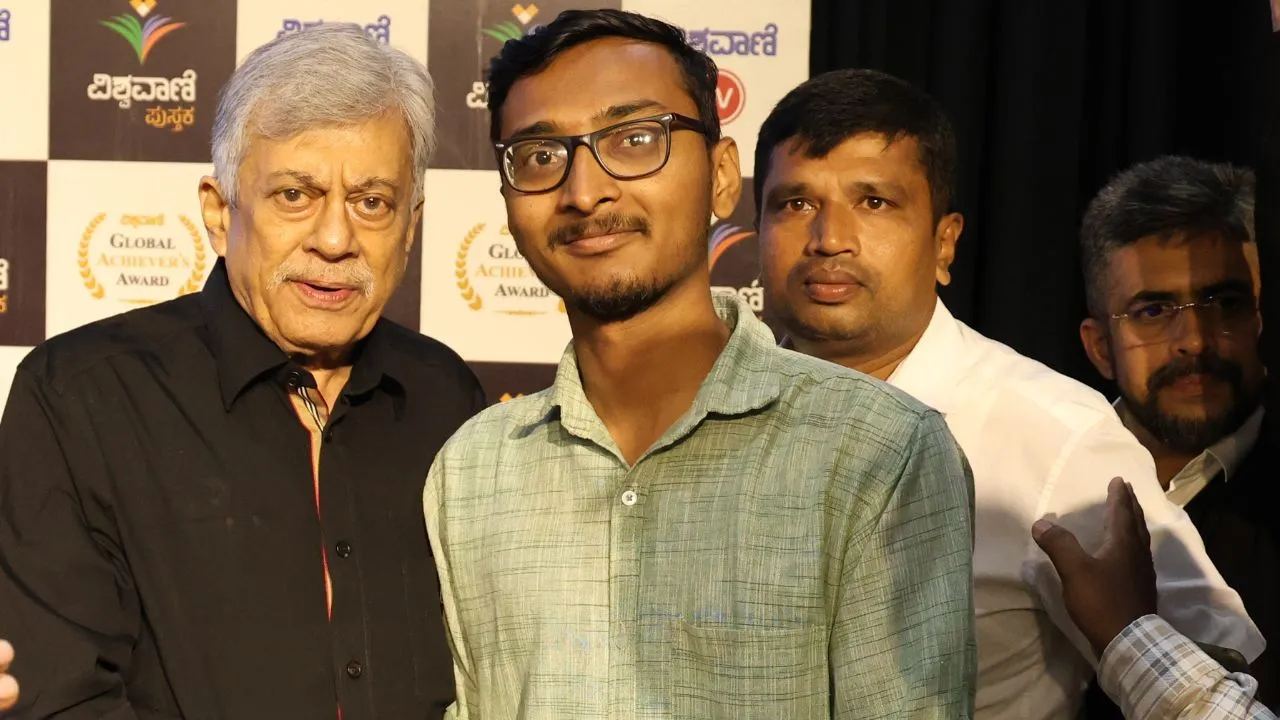 Special Photo Gallery: ವಿಶ್ವವಾಣಿ ಪುಸ್ತಕ ಬಿಡುಗಡೆ ಸಮಾರಂಭ; ಅನಂತನಾಗ್ ಜತೆ ಅಭಿಮಾನಿಗಳು! - Image 19