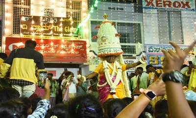 ನಗರದಲ್ಲಿ ಅದ್ಧೂರಿಯಾಗಿ ನಡೆದ ದ್ರೌಪದಮ್ಮನ 64ನೇ ಹೂವಿನಕರಗ ಮಹೋತ್ಸವ