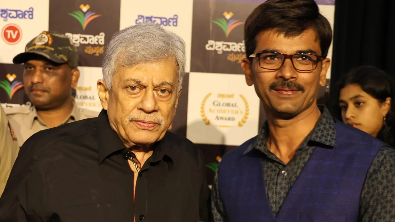 Special Photo Gallery: ವಿಶ್ವವಾಣಿ ಪುಸ್ತಕ ಬಿಡುಗಡೆ ಸಮಾರಂಭ; ಅನಂತನಾಗ್ ಜತೆ ಅಭಿಮಾನಿಗಳು! - Image 30