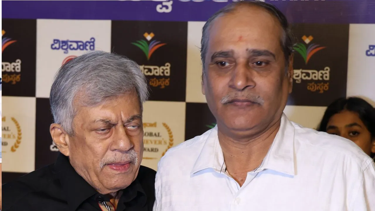 Special Photo Gallery: ವಿಶ್ವವಾಣಿ ಪುಸ್ತಕ ಬಿಡುಗಡೆ ಸಮಾರಂಭ; ಅನಂತನಾಗ್ ಜತೆ ಅಭಿಮಾನಿಗಳು! - Image 38