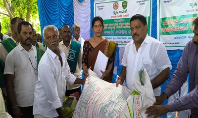 ಬಾಗೇಪಲ್ಲಿ: ಶಾಸಕರಿಂದ ಬಿತ್ತನೆ ಬೀಜ ವಿತರಣೆ