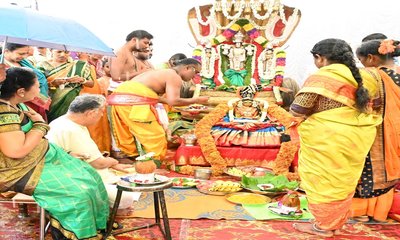 ಆಲಂಬಗಿರಿಯಲ್ಲಿ ಸಾಮೂಹಿಕ ವರಮಹಾಲಕ್ಷ್ಮೀ ಪೂಜೆ