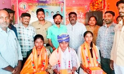 ಎಸ್'ಎಸ್'ಎಲ್'ಸಿಯಲ್ಲಿ ಅತ್ಯುತ್ತಮ ಅಂಕ ಪಡೆದ ವಿದ್ಯಾರ್ಥಿನಿಯರಿಗೆ ಸನ್ಮಾನ