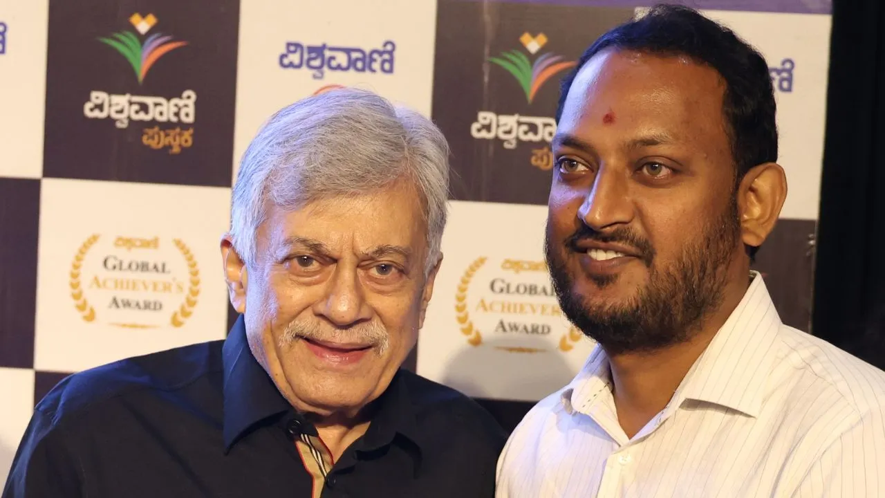Special Photo Gallery: ವಿಶ್ವವಾಣಿ ಪುಸ್ತಕ ಬಿಡುಗಡೆ ಸಮಾರಂಭ; ಅನಂತನಾಗ್ ಜತೆ ಅಭಿಮಾನಿಗಳು! - Image 48