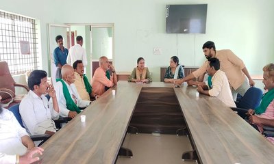 ನಗರದಲ್ಲಿನ ಹೂವಿನ ಮಾರ್ಕೆಟ್ ಎಪಿಎಂಸಿಗೆ ಸ್ಥಳಾಂತರಿಸಿ
