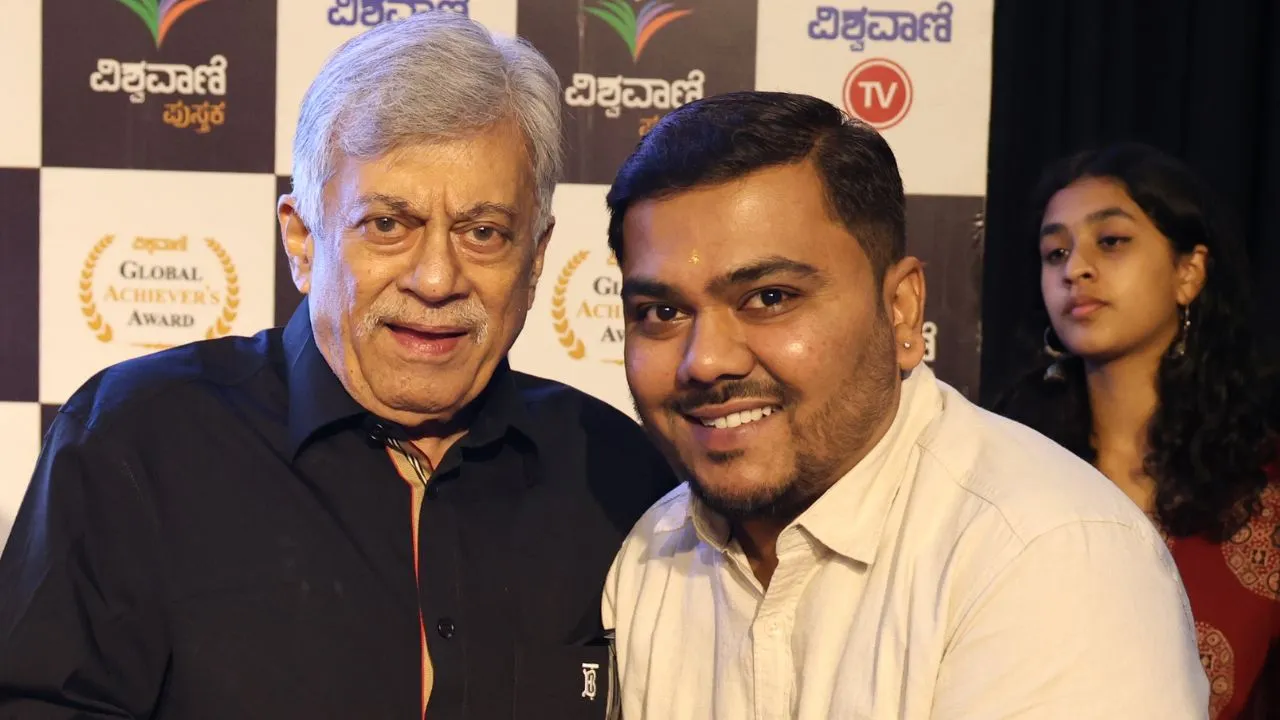 Special Photo Gallery: ವಿಶ್ವವಾಣಿ ಪುಸ್ತಕ ಬಿಡುಗಡೆ ಸಮಾರಂಭ; ಅನಂತನಾಗ್ ಜತೆ ಅಭಿಮಾನಿಗಳು! - Image 51