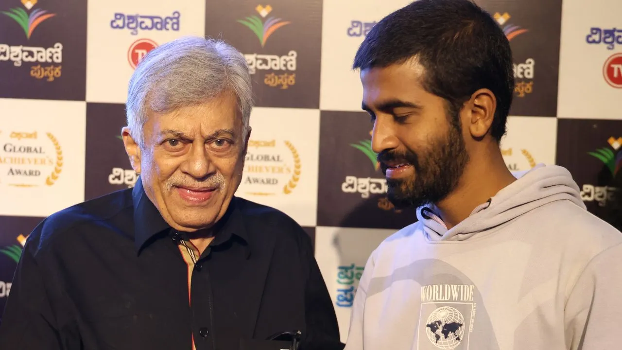 Special Photo Gallery: ವಿಶ್ವವಾಣಿ ಪುಸ್ತಕ ಬಿಡುಗಡೆ ಸಮಾರಂಭ; ಅನಂತನಾಗ್ ಜತೆ ಅಭಿಮಾನಿಗಳು! - Image 73