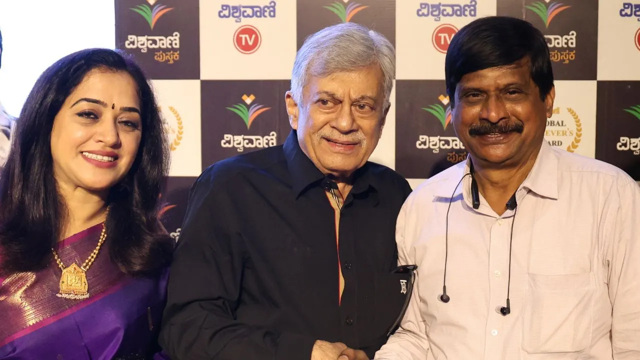 Special Photo Gallery: ವಿಶ್ವವಾಣಿ ಪುಸ್ತಕ ಬಿಡುಗಡೆ ಸಮಾರಂಭ; ಅನಂತನಾಗ್ ಜತೆ ಅಭಿಮಾನಿಗಳು! - Image 74