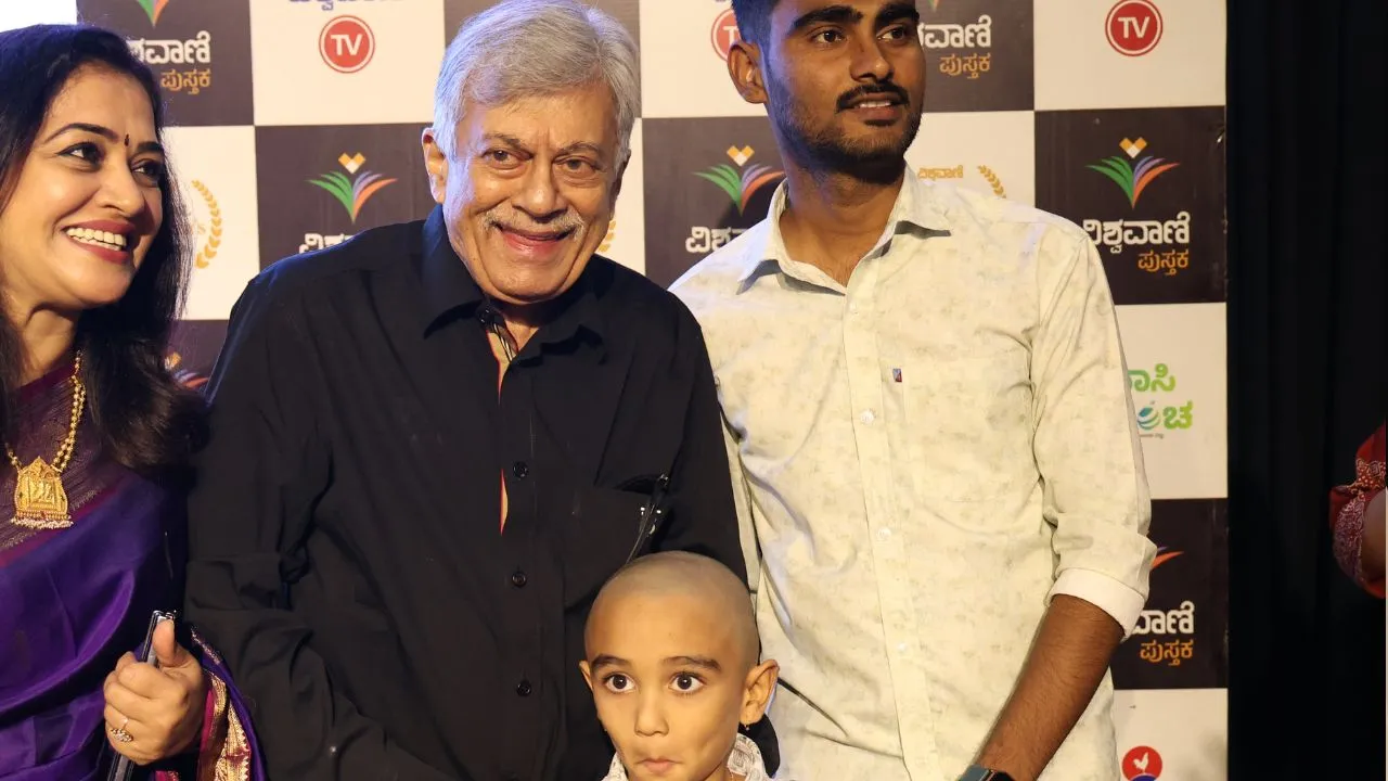 Special Photo Gallery: ವಿಶ್ವವಾಣಿ ಪುಸ್ತಕ ಬಿಡುಗಡೆ ಸಮಾರಂಭ; ಅನಂತನಾಗ್ ಜತೆ ಅಭಿಮಾನಿಗಳು! - Image 78