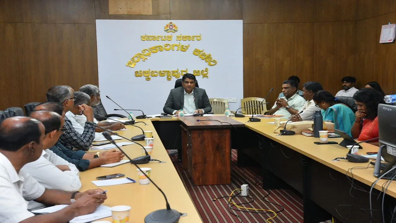 NEET re-examination: ನೀಟ್ ಮರು ಪರೀಕ್ಷೆ ಯಶಸ್ವಿಗೊಳಿಸಲು ಜಿಲ್ಲಾಧಿಕಾರಿ ಜಿ.ಪ್ರಭು ಕಟ್ಟುನಿಟ್ಟಿನ ಸೂಚನೆ