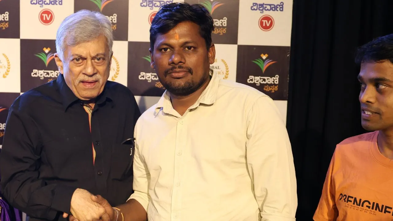 Special Photo Gallery: ವಿಶ್ವವಾಣಿ ಪುಸ್ತಕ ಬಿಡುಗಡೆ ಸಮಾರಂಭ; ಅನಂತನಾಗ್ ಜತೆ ಅಭಿಮಾನಿಗಳು! - Image 84