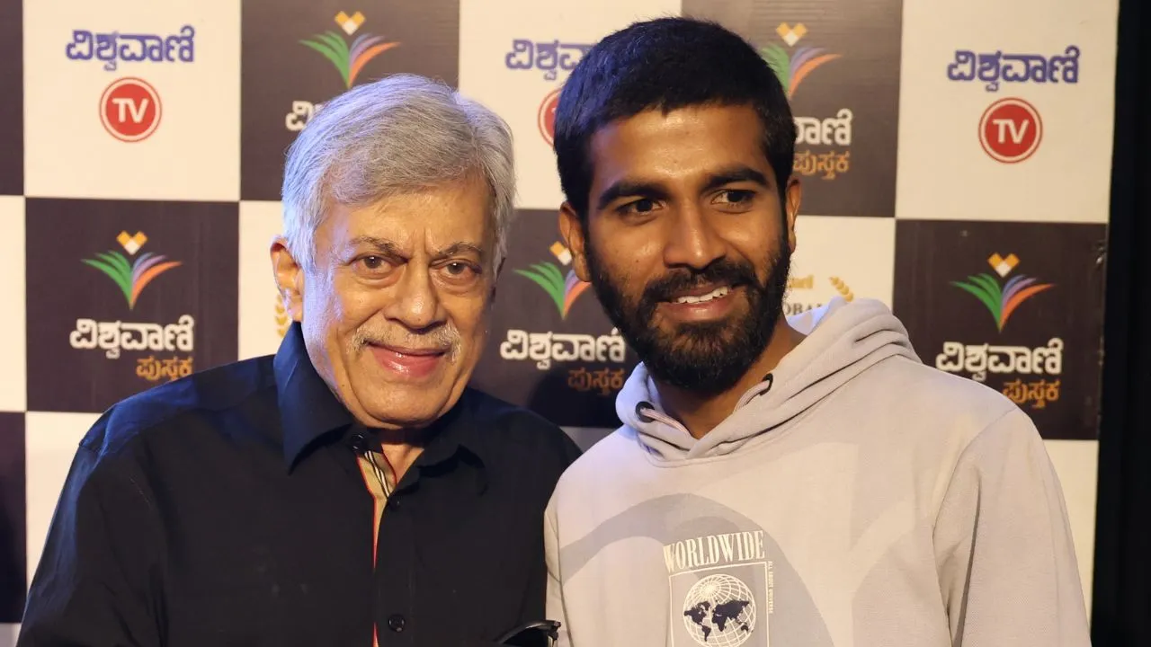 Special Photo Gallery: ವಿಶ್ವವಾಣಿ ಪುಸ್ತಕ ಬಿಡುಗಡೆ ಸಮಾರಂಭ; ಅನಂತನಾಗ್ ಜತೆ ಅಭಿಮಾನಿಗಳು! - Image 141
