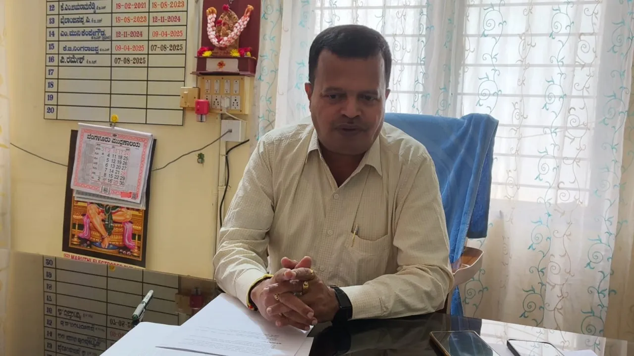 Chikkaballapur News: ಸರ್ಕಾರಿ ಶಾಲೆಗೇ ಮಕ್ಕಳನ್ನು ದಾಖಲಿಸಿ, ಉತ್ತಮ ಭವಿಷ್ಯ ಕಲ್ಪಿಸಿ: ಉಪನಿರ್ದೇಶಕ ರಮೇಶ್.ವಿ ಮನವಿ