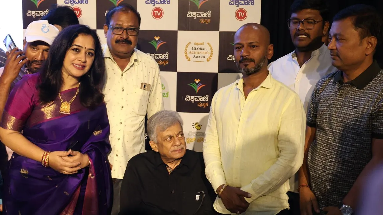 Special Photo Gallery: ವಿಶ್ವವಾಣಿ ಪುಸ್ತಕ ಬಿಡುಗಡೆ ಸಮಾರಂಭ; ಅನಂತನಾಗ್ ಜತೆ ಅಭಿಮಾನಿಗಳು! - Image 8