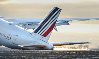 ವಿಮಾನದ ಹಿಂಭಾಗ ನೆಲಕ್ಕಪ್ಪಳಿಸಿದರೆ ?