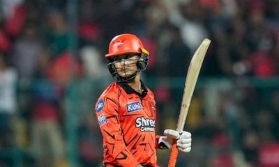 ಗೋಲ್ಡನ್‌ ಡಕ್‌ಔಟಾದ ಅಭುಷೇಕ್‌ ಶರ್ಮಾ ವಿರುದ್ಧ ಫ್ಯಾನ್ಸ್‌ ಕಿಡಿ!