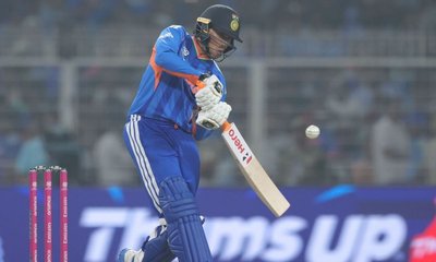 ಇಂಗ್ಲೆಂಡ್‌ ವಿರುದ್ಧ ಸೆಮಿಫೈನಲ್‌ನಲ್ಲಿಯೂ ಕೈಕೊಟ್ಟ ಅಭಿಷೇಕ್‌ ಶರ್ಮಾ!