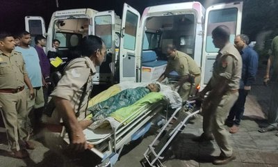 ಭೀಕರ ರಸ್ತೆ ಅಪಘಾತಕ್ಕೆ 12 ಮಂದಿ ಬಲಿ, 16ಕ್ಕೂ ಹೆಚ್ಚು ಮಂದಿಗೆ ಗಾಯ