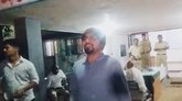 ಪೊಲೀಸರ ಸಮ್ಮುಖದಲ್ಲೇ ನಟ ಪ್ರಥಮ್ ಮುಖಕ್ಕೆ ಮಸಿ ಬಳಿಯಲು ಯತ್ನ