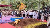ಮಣ್ಣಲ್ಲಿ ಮಣ್ಣಾದ ಬಿ.ಸರೋಜಾದೇವಿ; ತಾಯಿಯ ಸಮಾಧಿ ಪಕ್ಕದಲ್ಲೇ ಅಂತ್ಯಕ್ರಿಯೆ